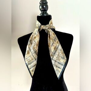 Echo Patterned Scarf‎